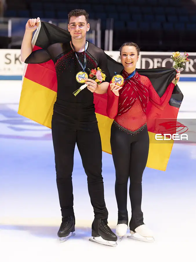 Ice Gallery Skates U.S.
